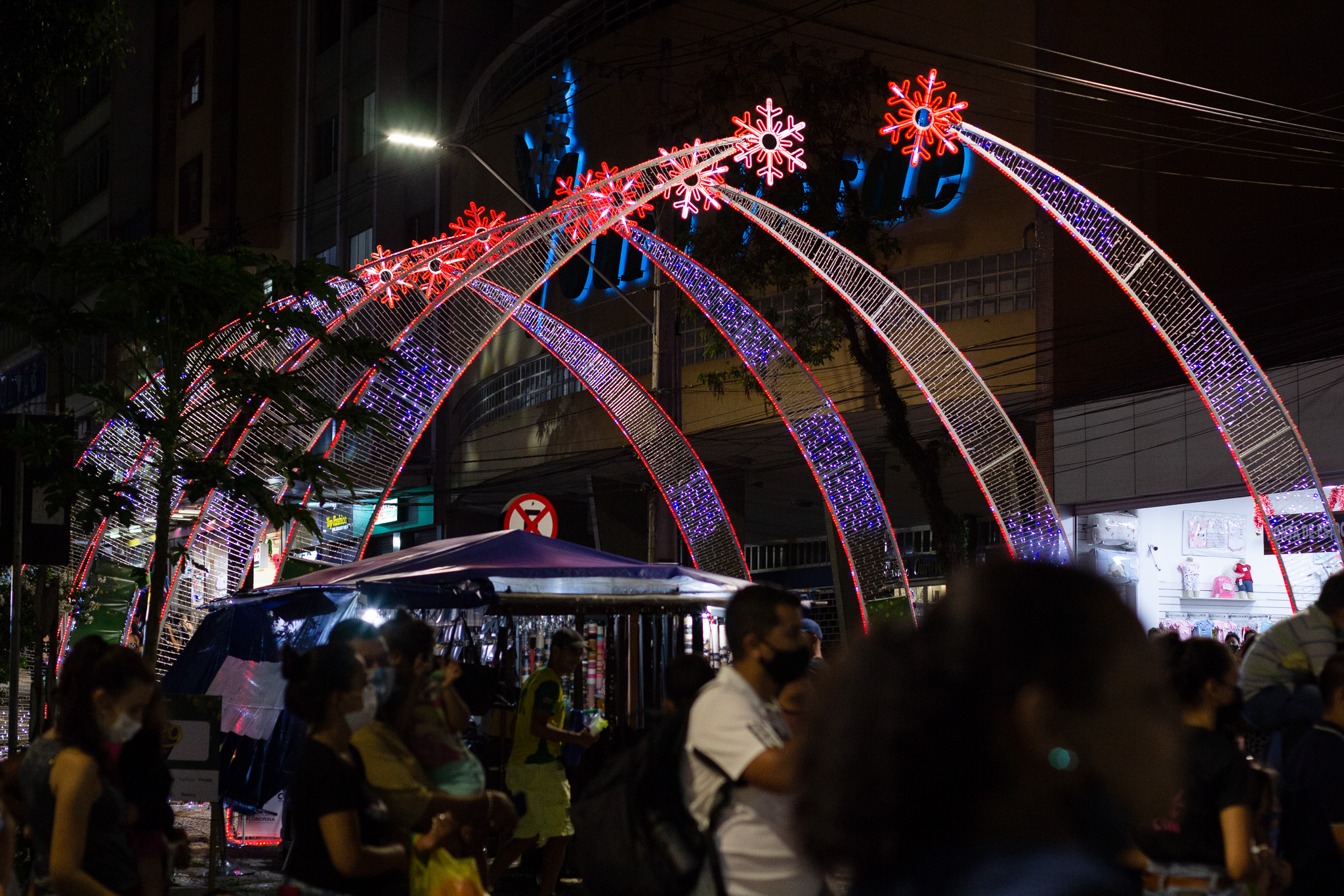 Confira o horário do comércio desta semana em Londrina com a chegada do Natal