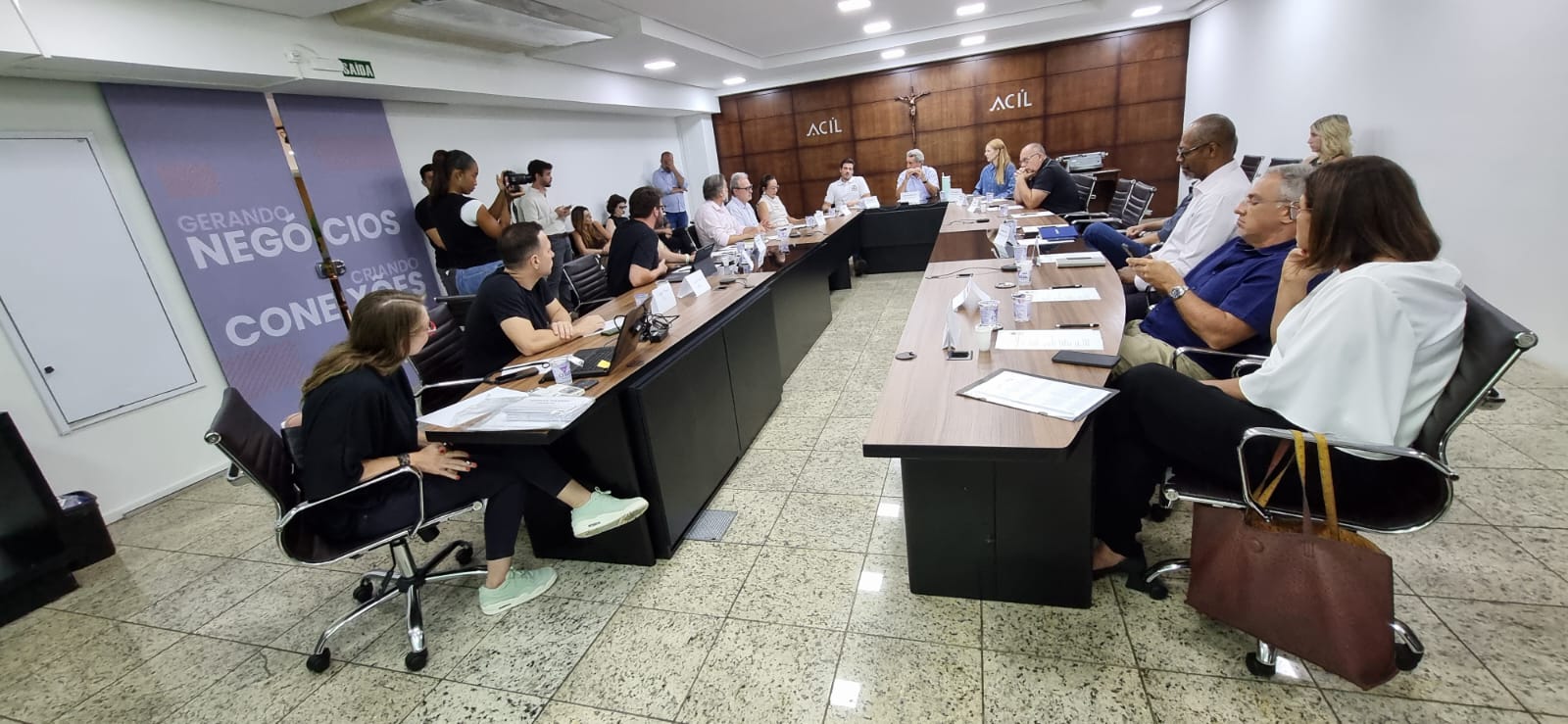 Reunião da Comissão de Infraestrutura avalia o andamento de obras e projetos